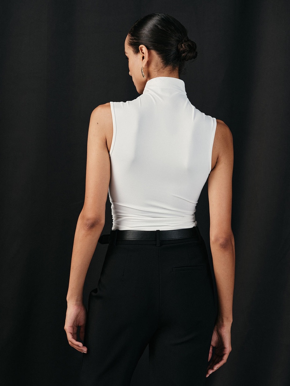 Commense Cross Neck Ruched Fitted Tank Top - Picture 3 of 6